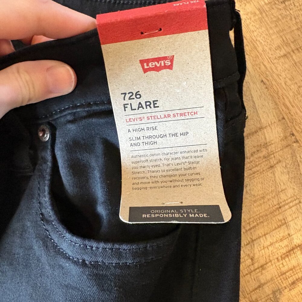 Levi's 726 Flare Jeans, Black, size 30 inseam 34" - Picture 3 of 6